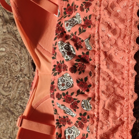 🟣Torrid Curve Bralette Plus Size 3 - Lightly Lined Cotton Lace Hem Ditsy Skull - Picture 9 of 13
